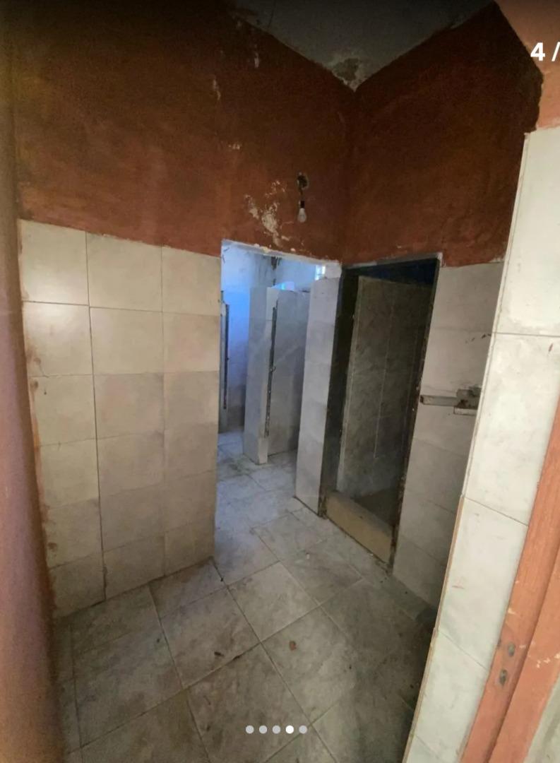 Imponente depósito sobre Av a 4 cuadras estacion Grand Bourg