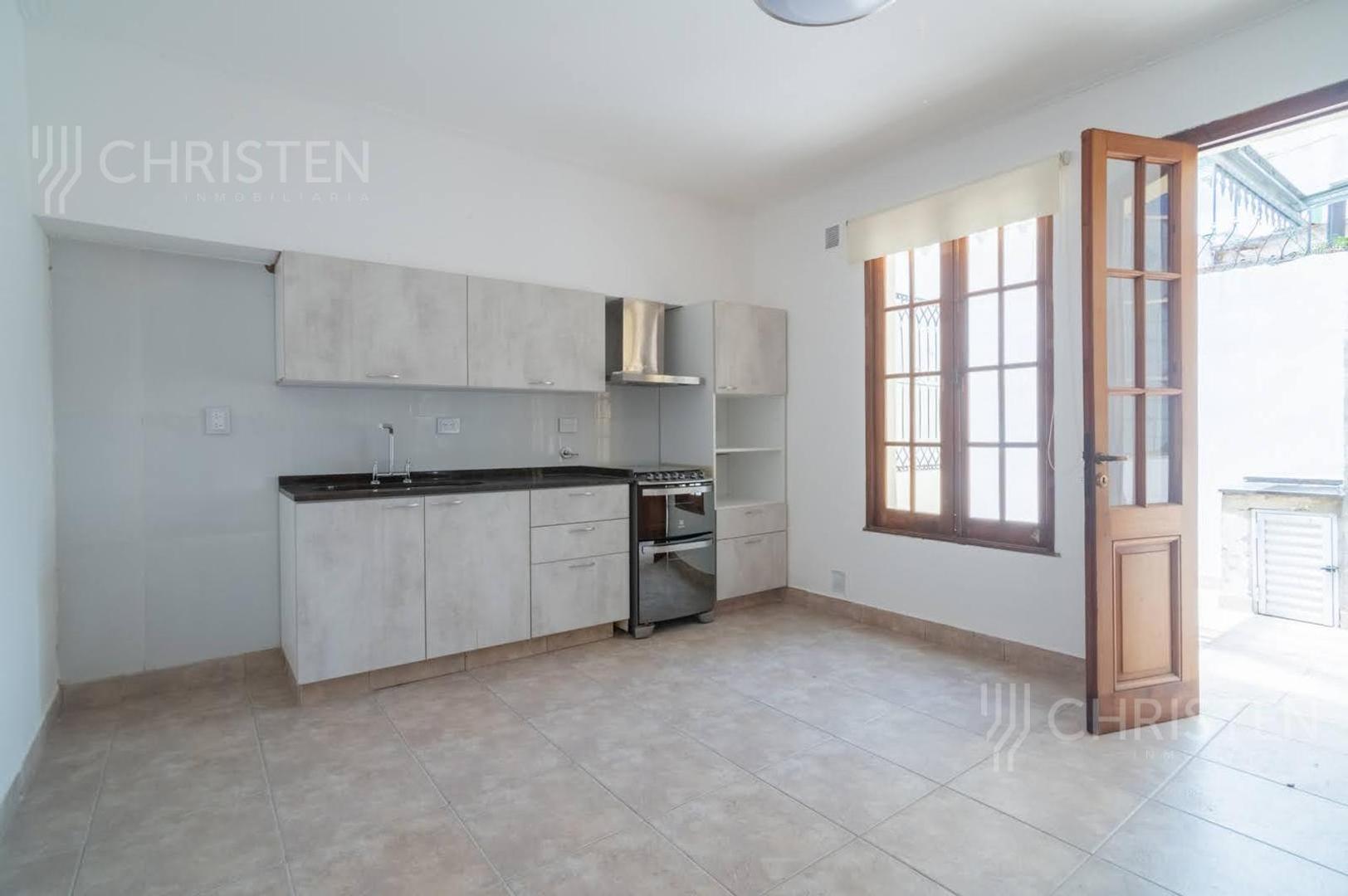 Casa 6 ambientes con 3 baños