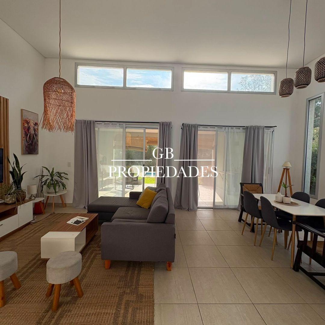Casa en Venta en Pilar del Este - Santa Emilia, USD 160.000