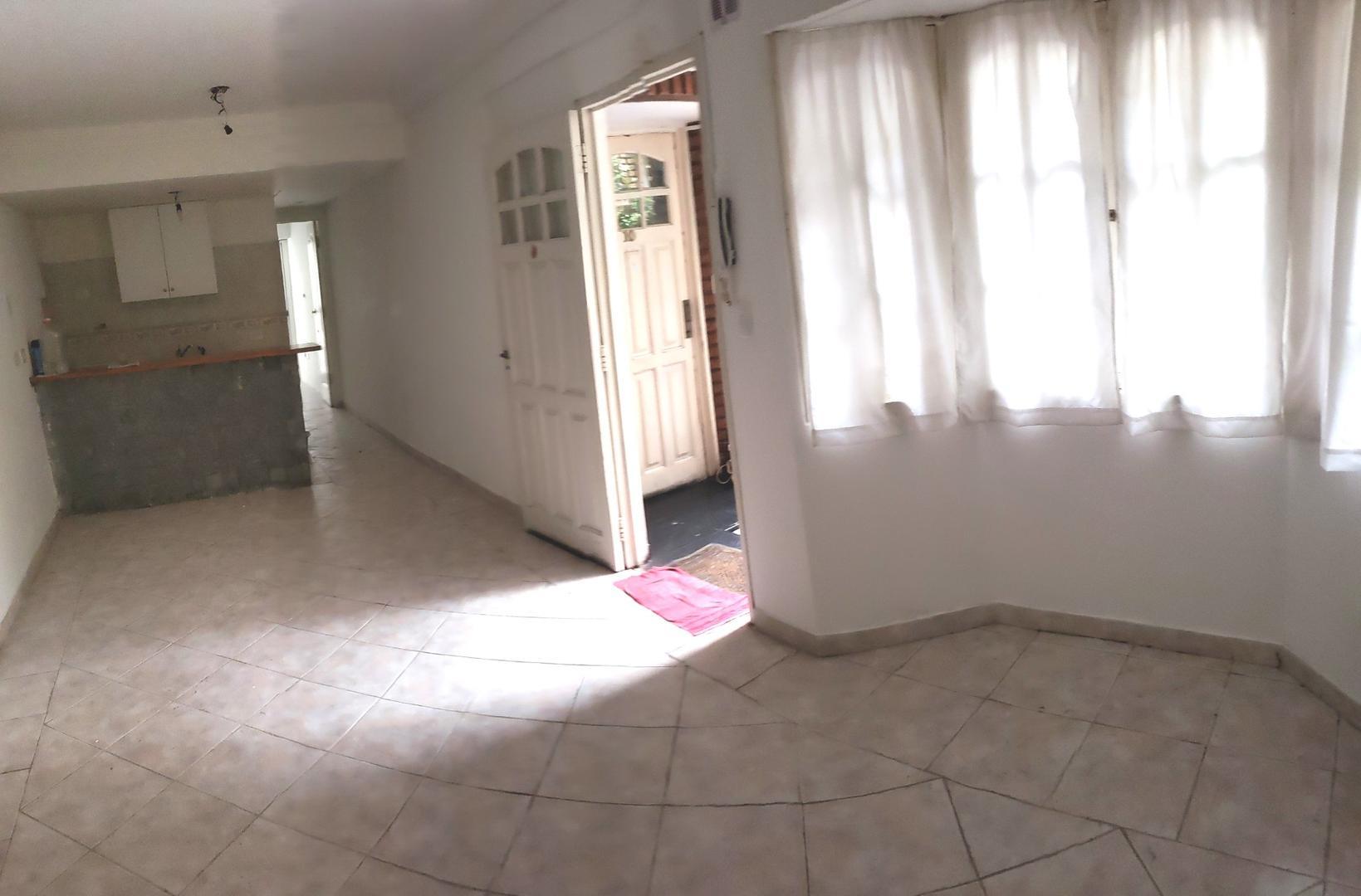 Departamento en alquiler 2 ambientes PB Ramos Mejia