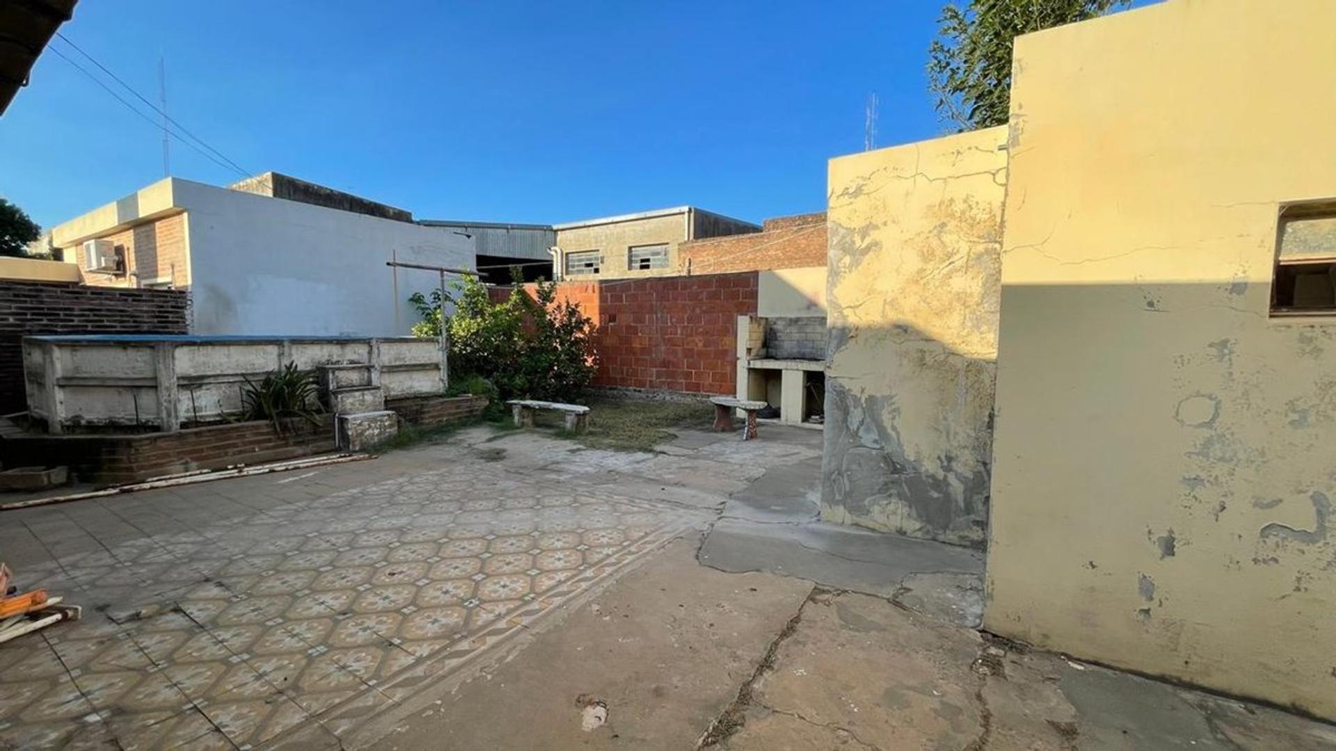 Casa 4 ambientes con 1 baño