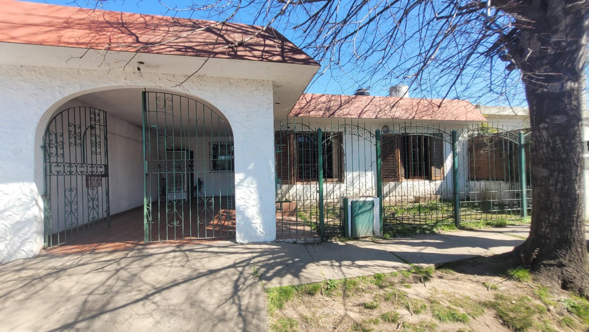 CASA EN VENTA EN BERAZATEGUI