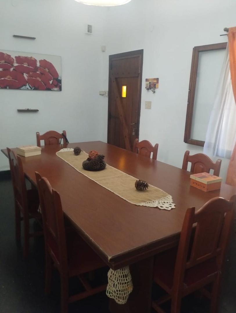 VENTA CASA 3 AMB CON COCHERA IMPECABLE