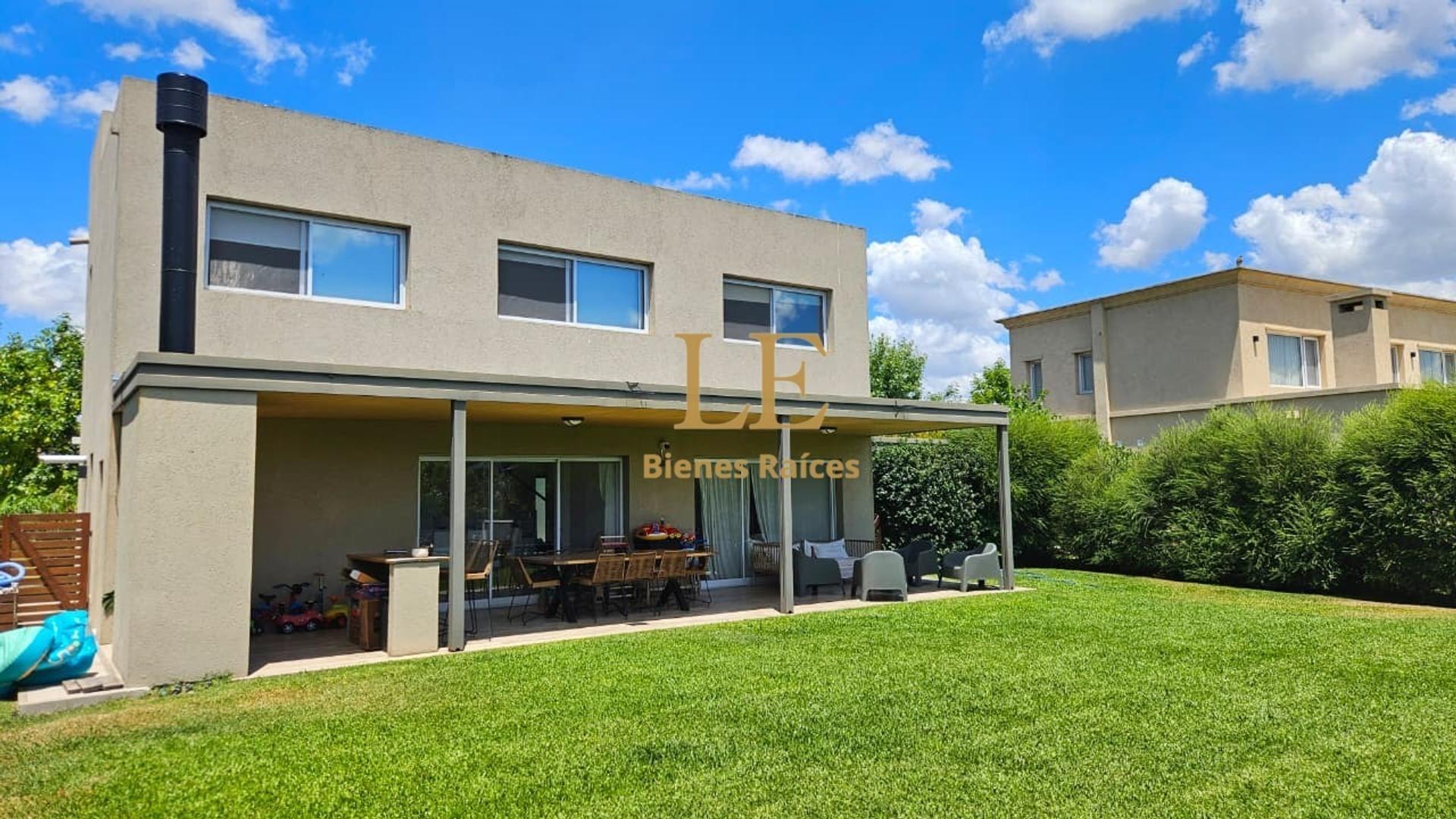 Casa en Venta en El Canton, USD 318.000