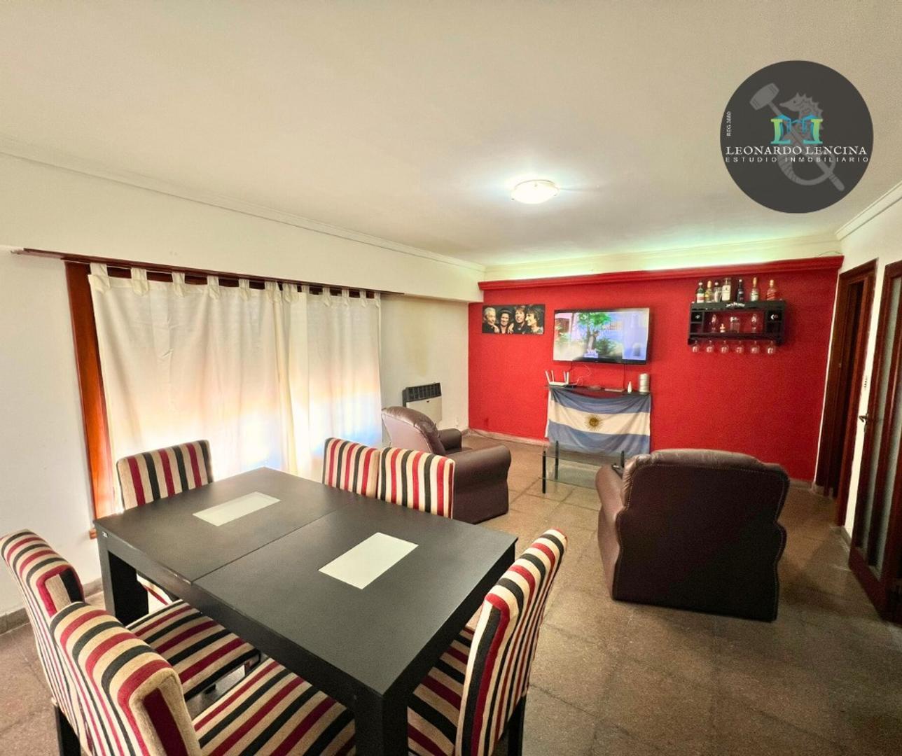 VENTA DE CASA 3 AMB. EN ESQUINA - SUPER LUMINOSA