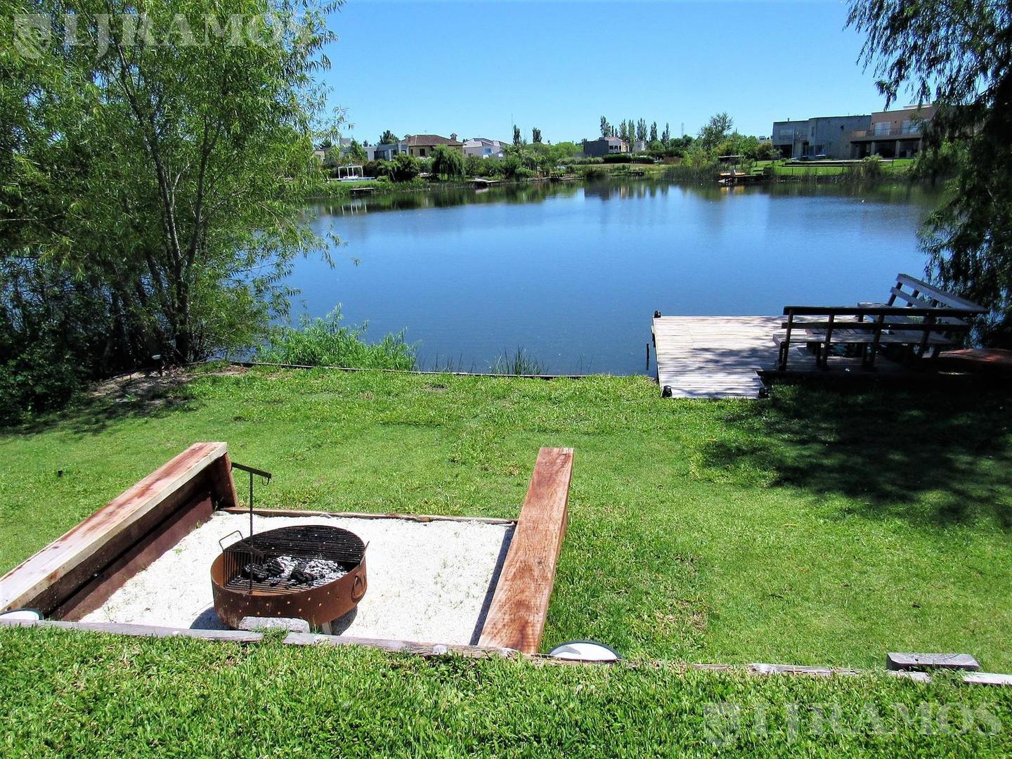 3 DORMITORIOS. ESCRITORIO, PLAYROOM y AREA DE SERVICIO.