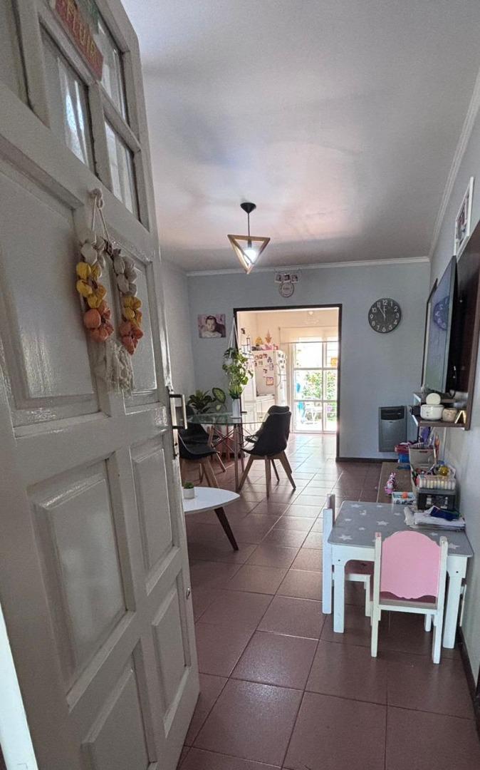 Depto Tipo Casa 3 ambientes con 2 baños