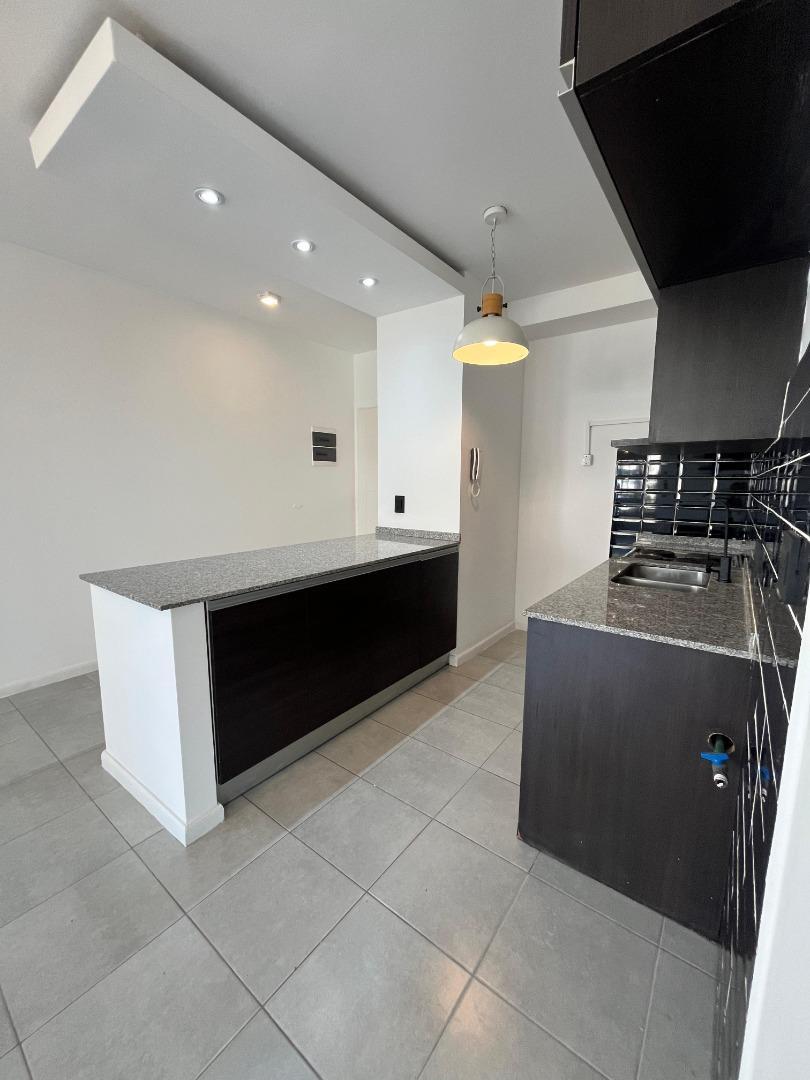 Avenida De Los Lagos 3100, Piso 1