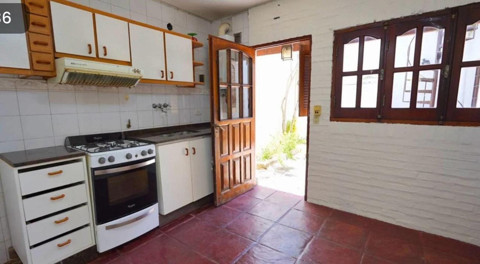 Depto Tipo Casa en Venta 60 años