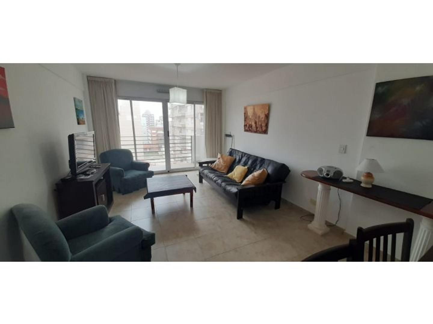 Alquiler temporario departamento 3 ambientes Miramar. Edificio Miralmar