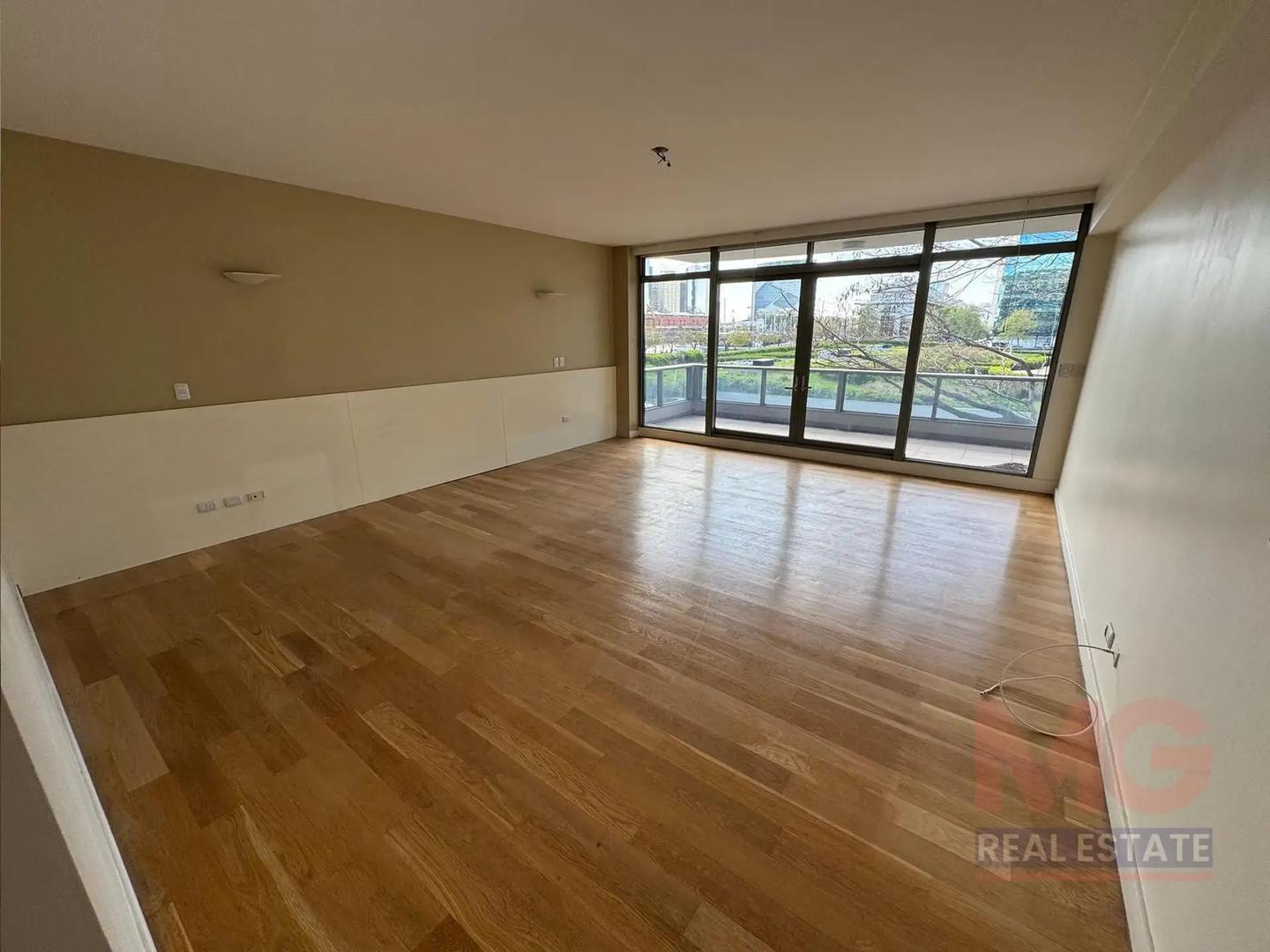 Departamento en Venta con 3 cocheras