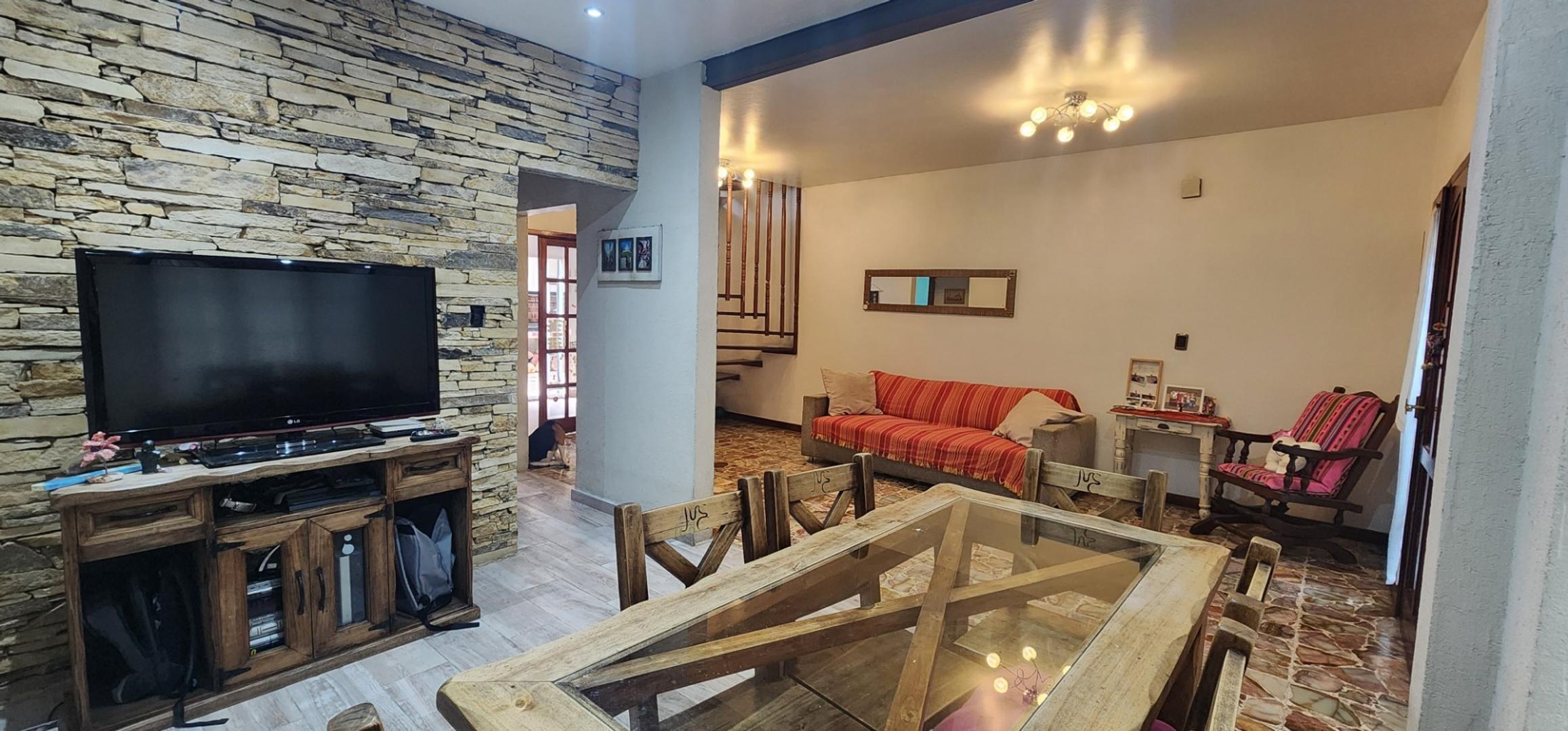 Depto Tipo Casa en Venta de 5 ambientes