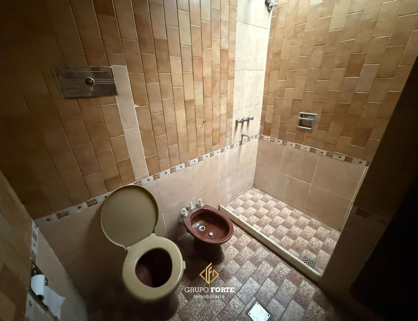 CASA EN VENTA BARRIO ZUMARAN, A 2 CUADRAS BV LOS GRANADEROS