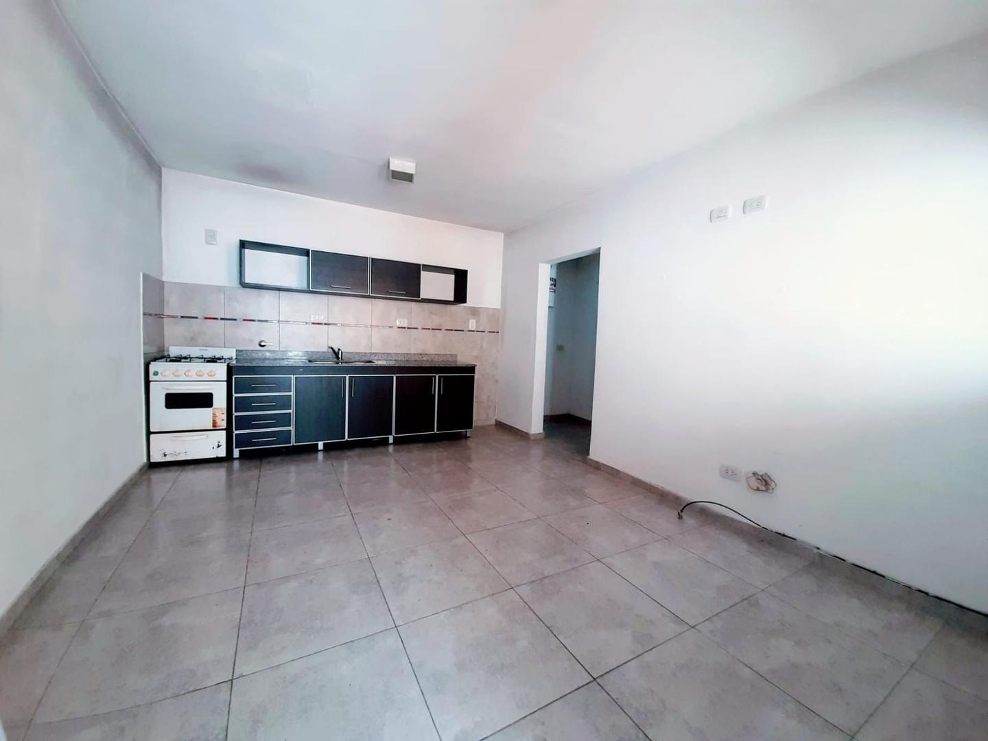 Depto Tipo Casa en Alquiler con 1 cocheras