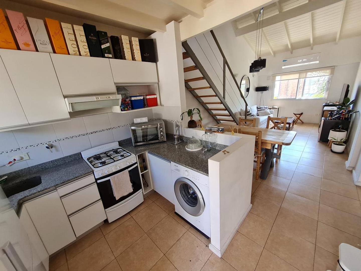 Venta departamento de 3 ambientes en complejo. excelente calidad Bella vista.