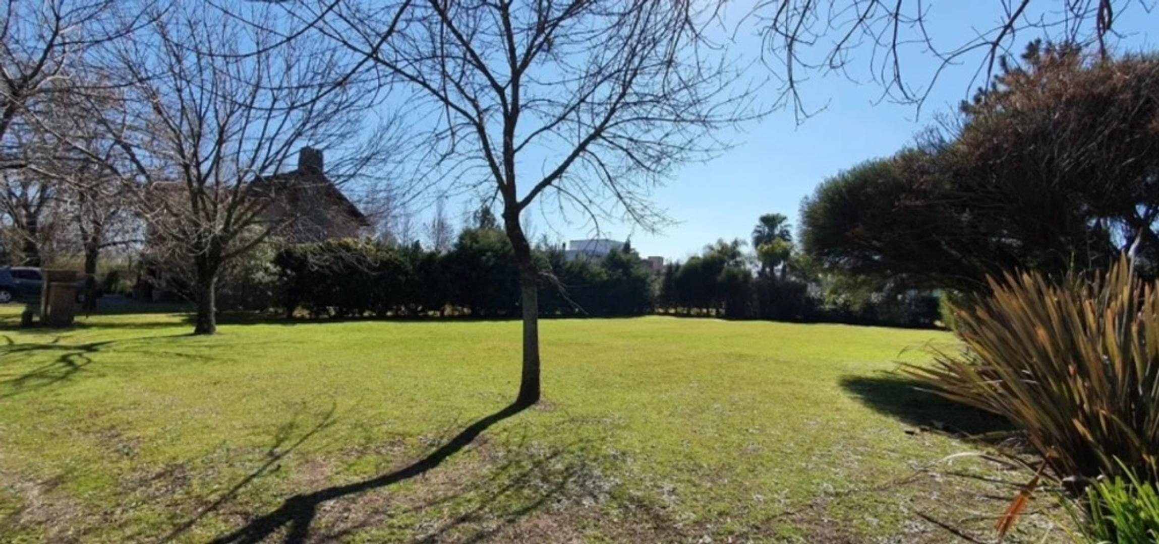 Terreno en Venta en Campos De Alvarez, USD 200.000