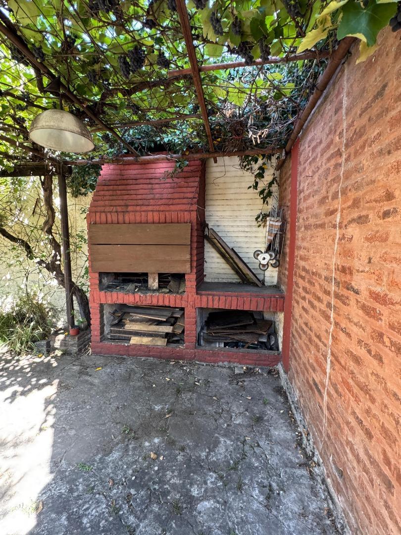 CASA 3 AMB A RECICLAR CON COCHERA Y JARDIN APTO CREDITO