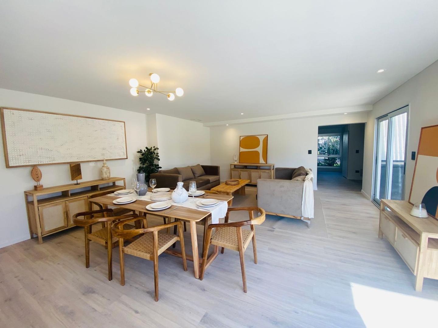 VENTA/PERMUTA - CASA MIRAFLORES 3 dormitorios - Pileta