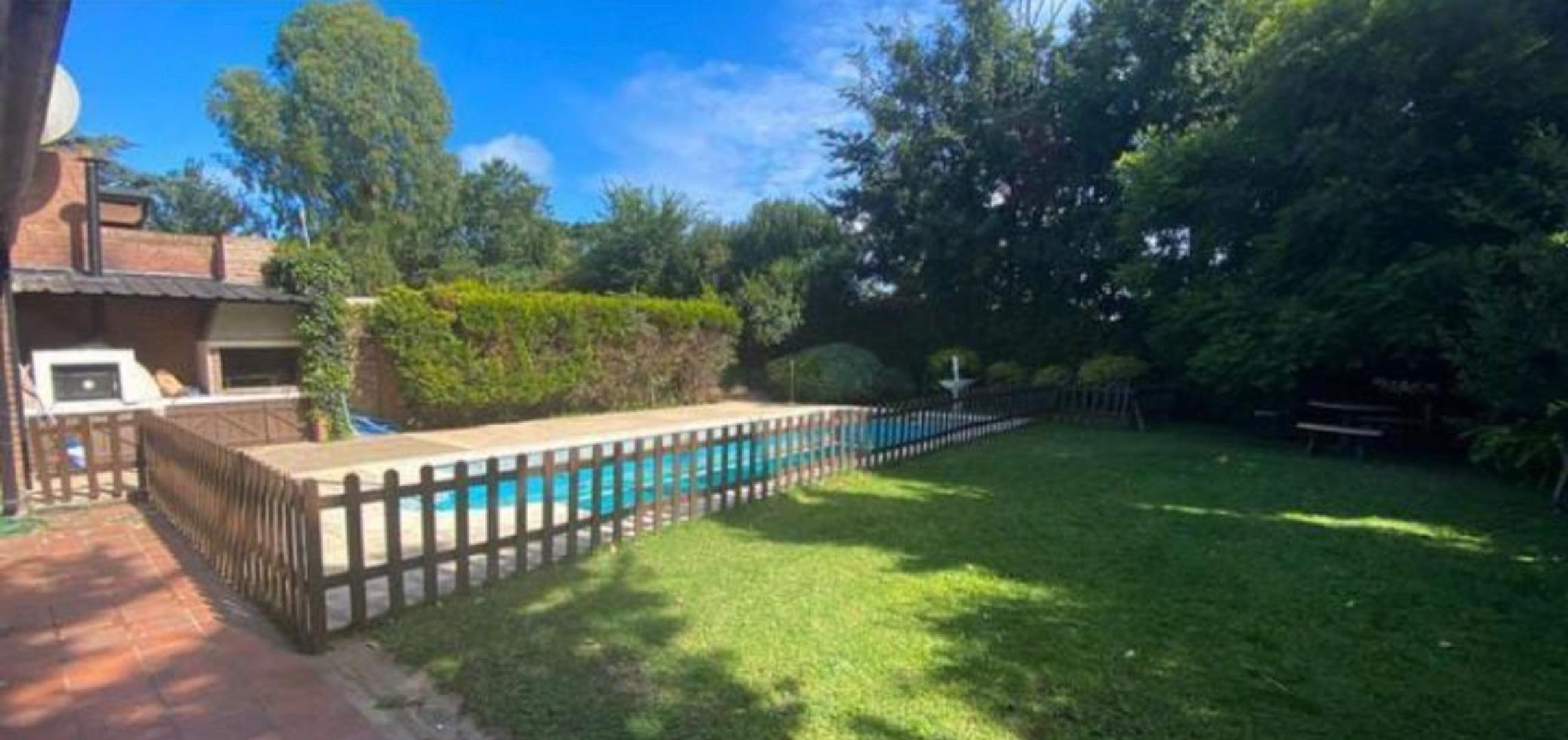 Casa 5 ambientes con 3 baños