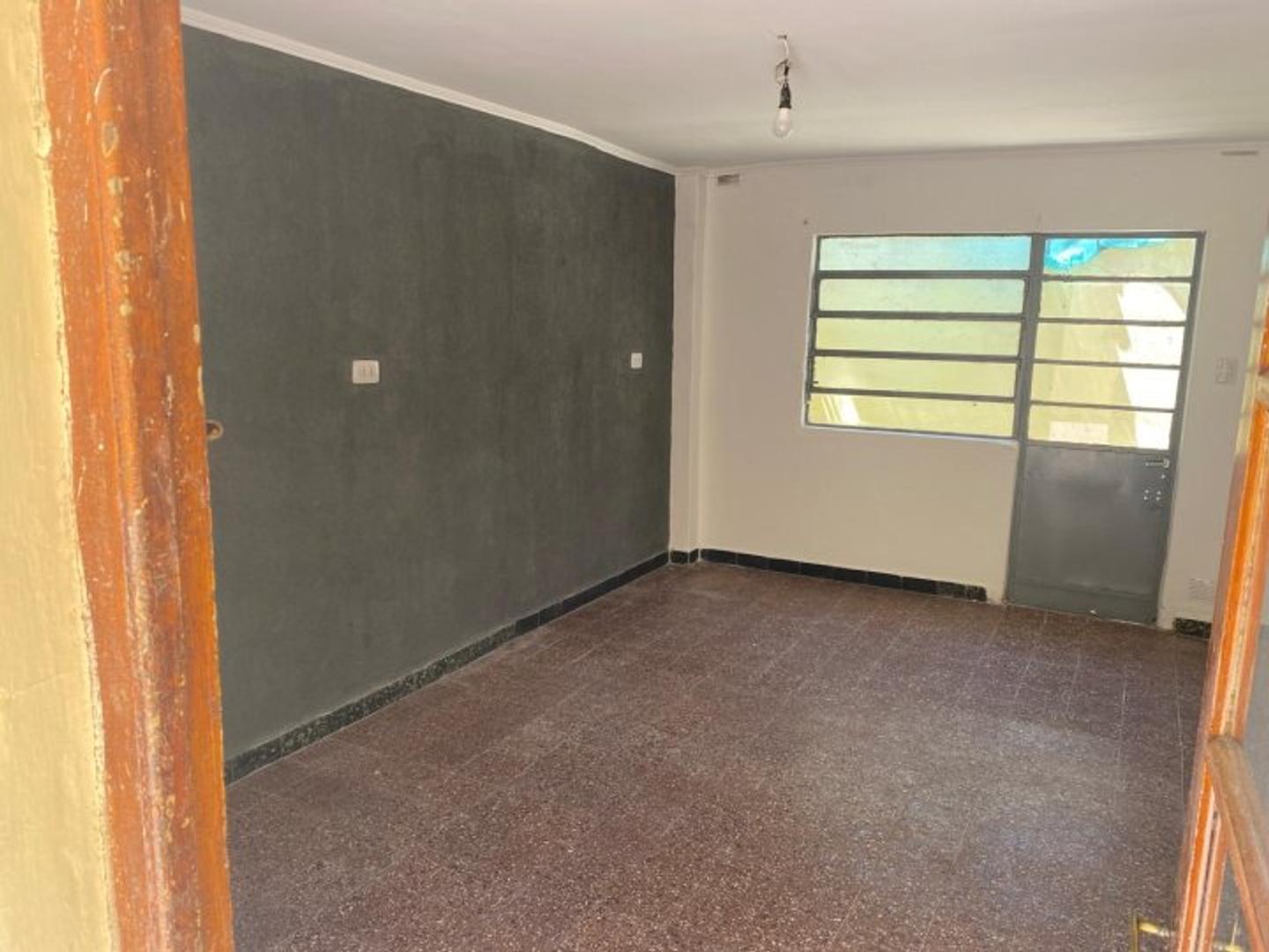 Casa interna Chiclana 865,  2 Dormitorios, opcion 3, Patio, parrilero y terraza.