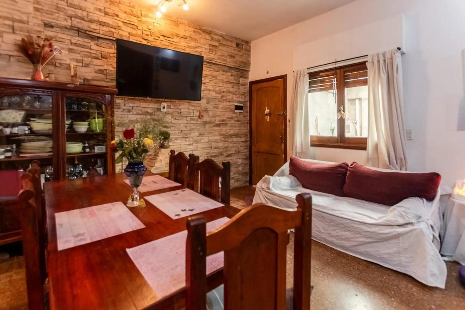 Oportunidad casa 4 ambientes en Flores