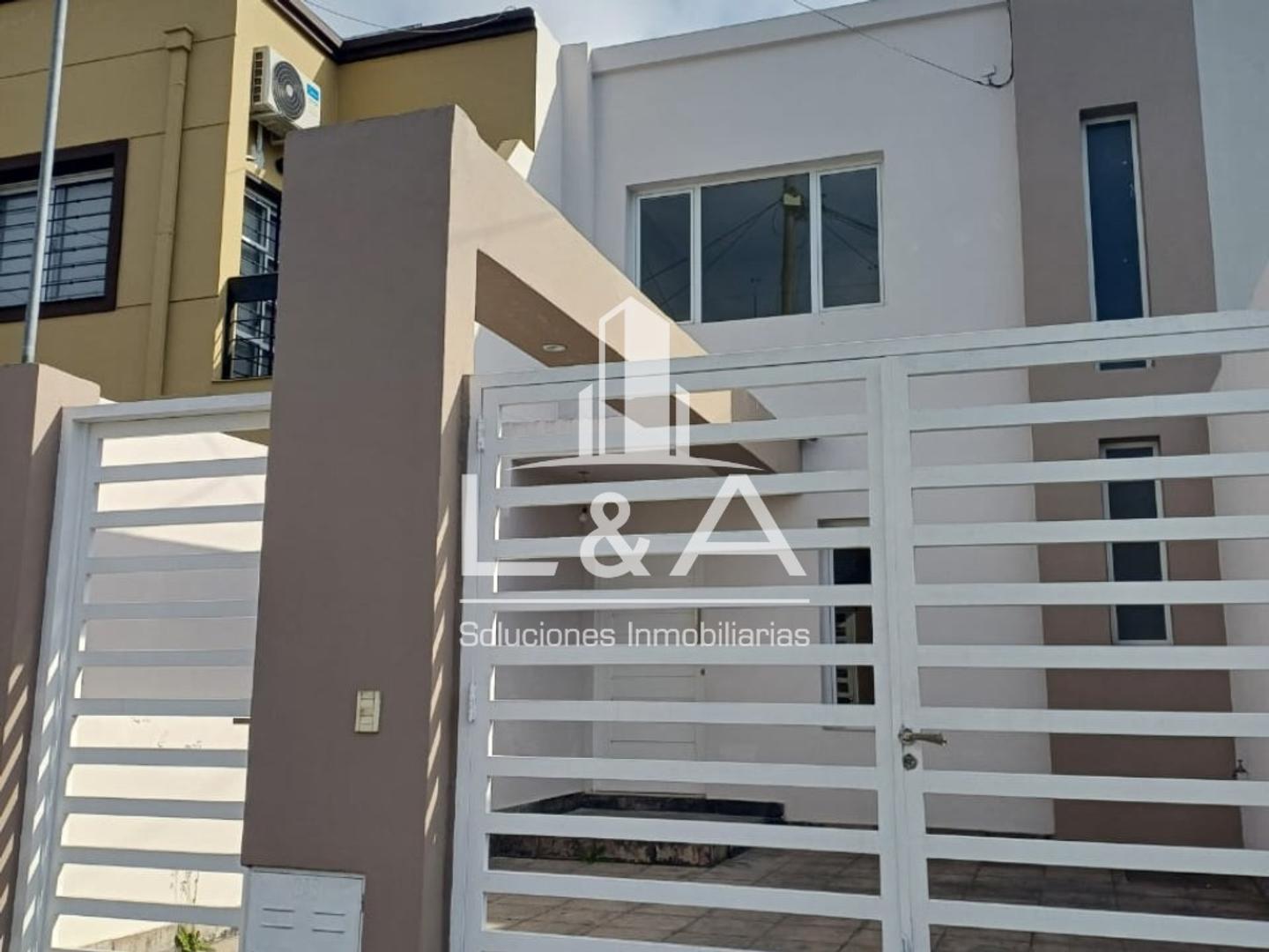 En venta excelente dúplex en barrio Grand Bourg