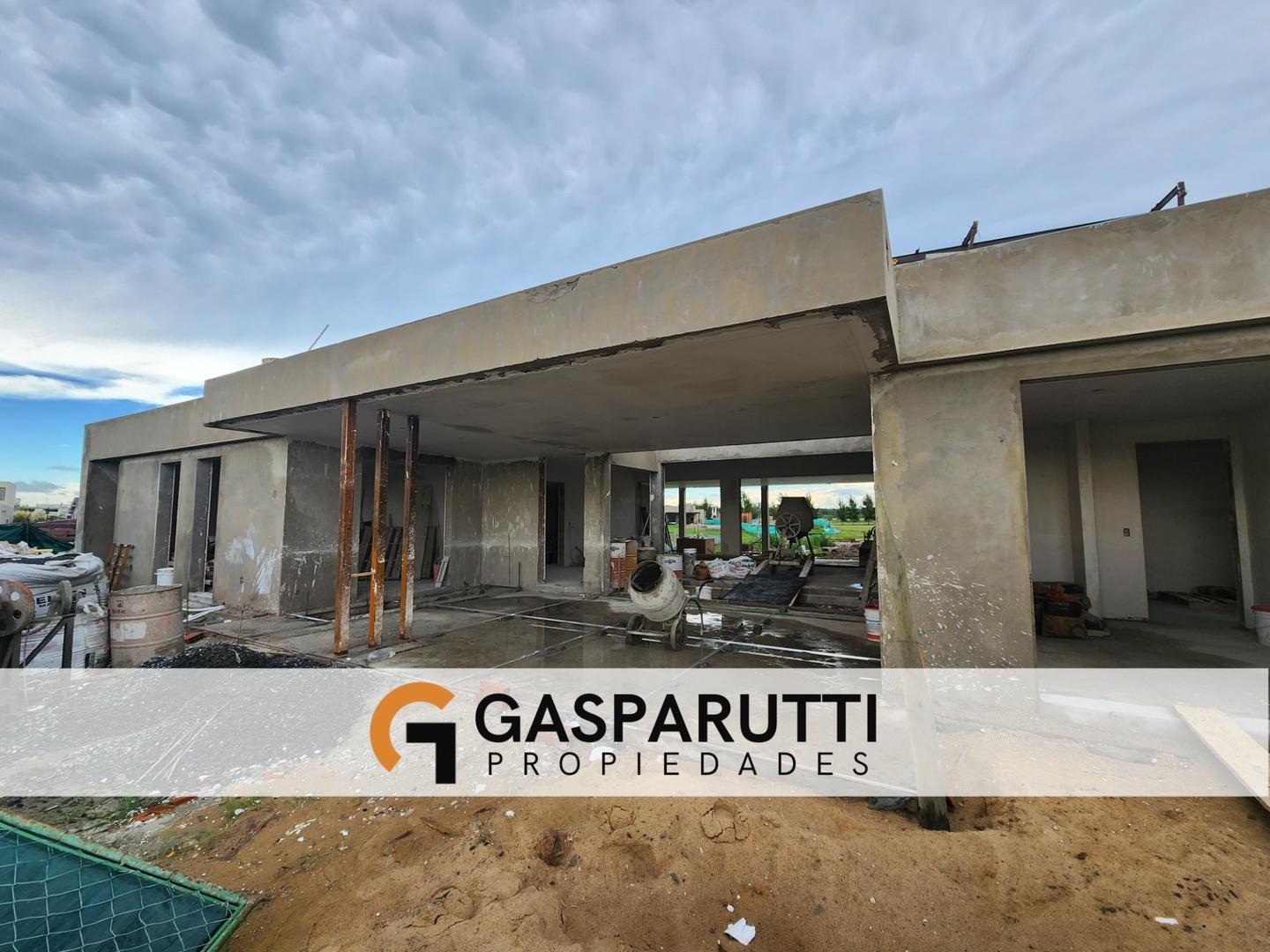 Casa en Venta al Río en El Naudir en Obra Entrega Julio/2025