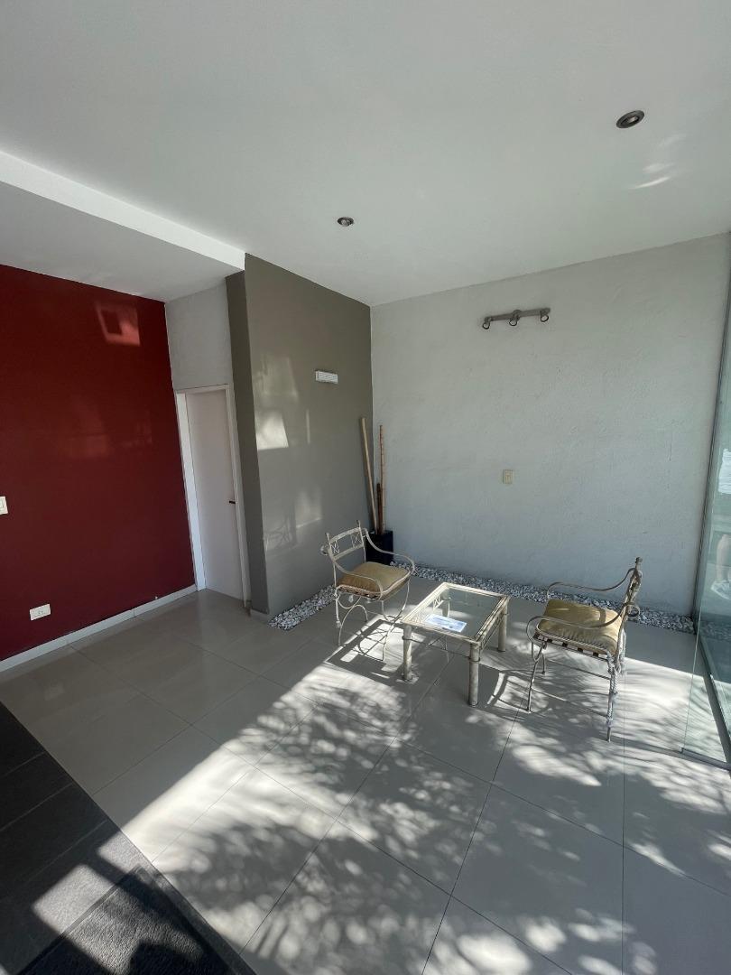 Av. Alsina 100, Piso 2