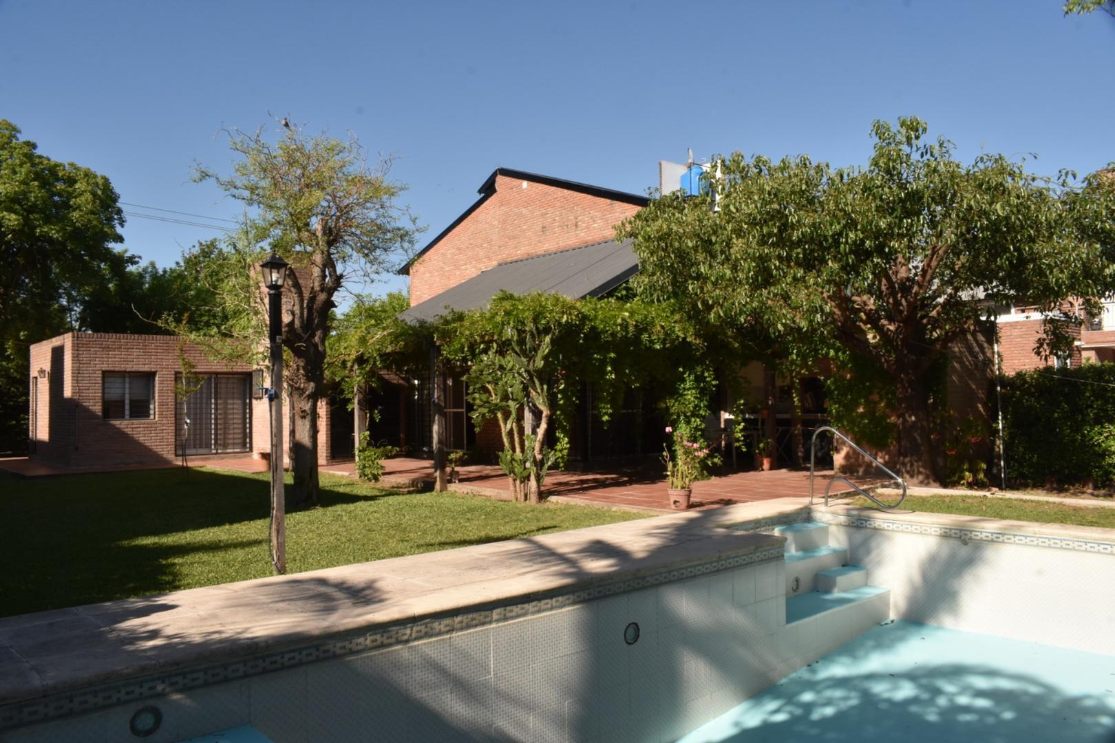 Casa en Venta con 1 cochera