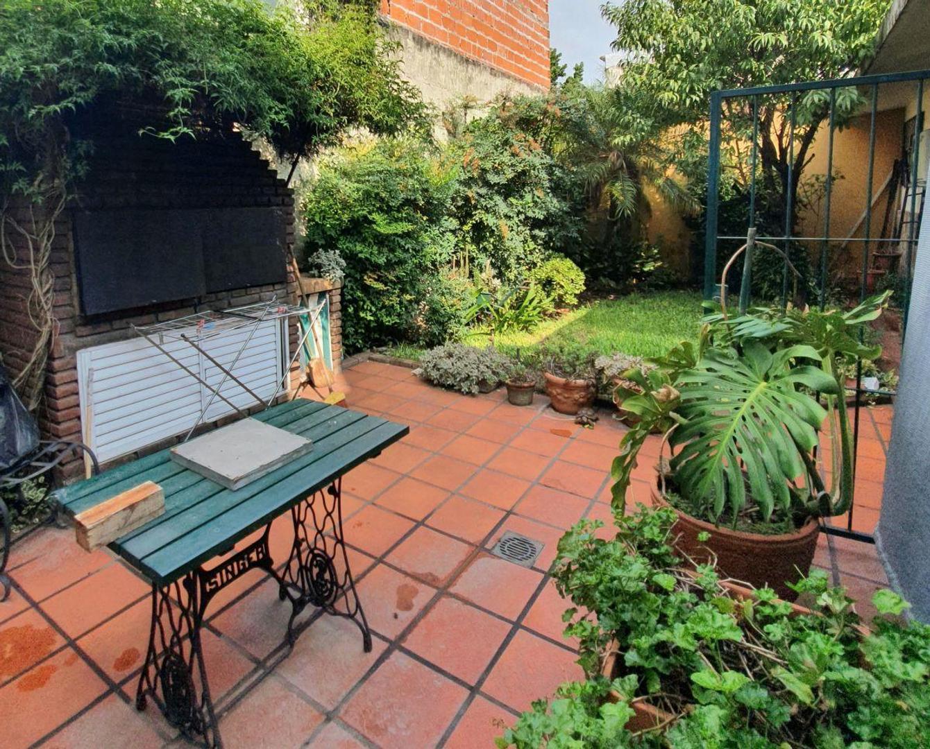 CASA FRENTE COCHERA JARDIN 146M2 PLANO MENSURA APTA CREDITO