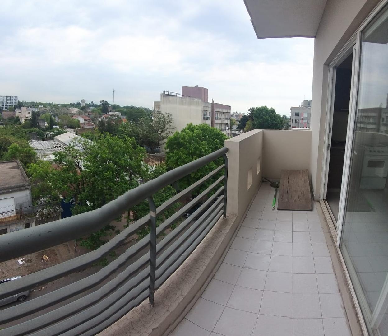 Rivadavia 100, Piso 4