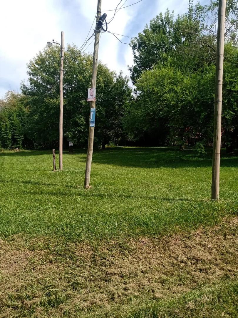 VENDE LOTE - ESQUINA - 800M2 - LOS PINOS - VILLA AMELIA