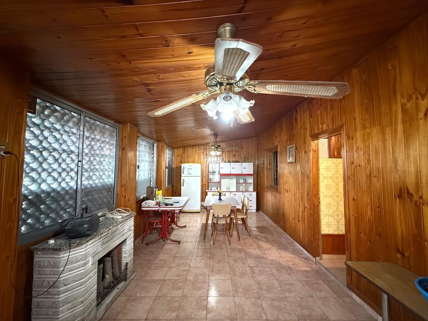 Casa 3 ambientes con 2 baños