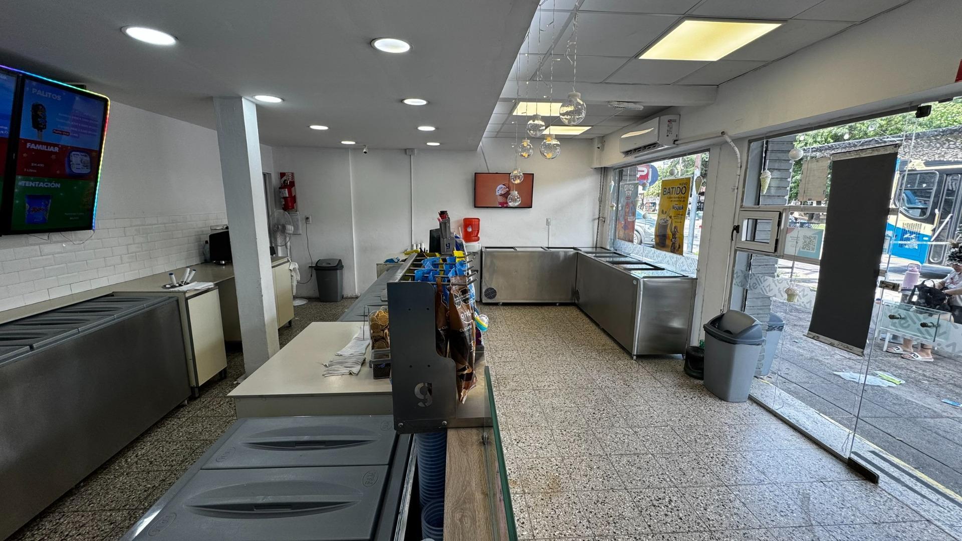 Local en Venta en Lomas Del Mirador, USD 180.000