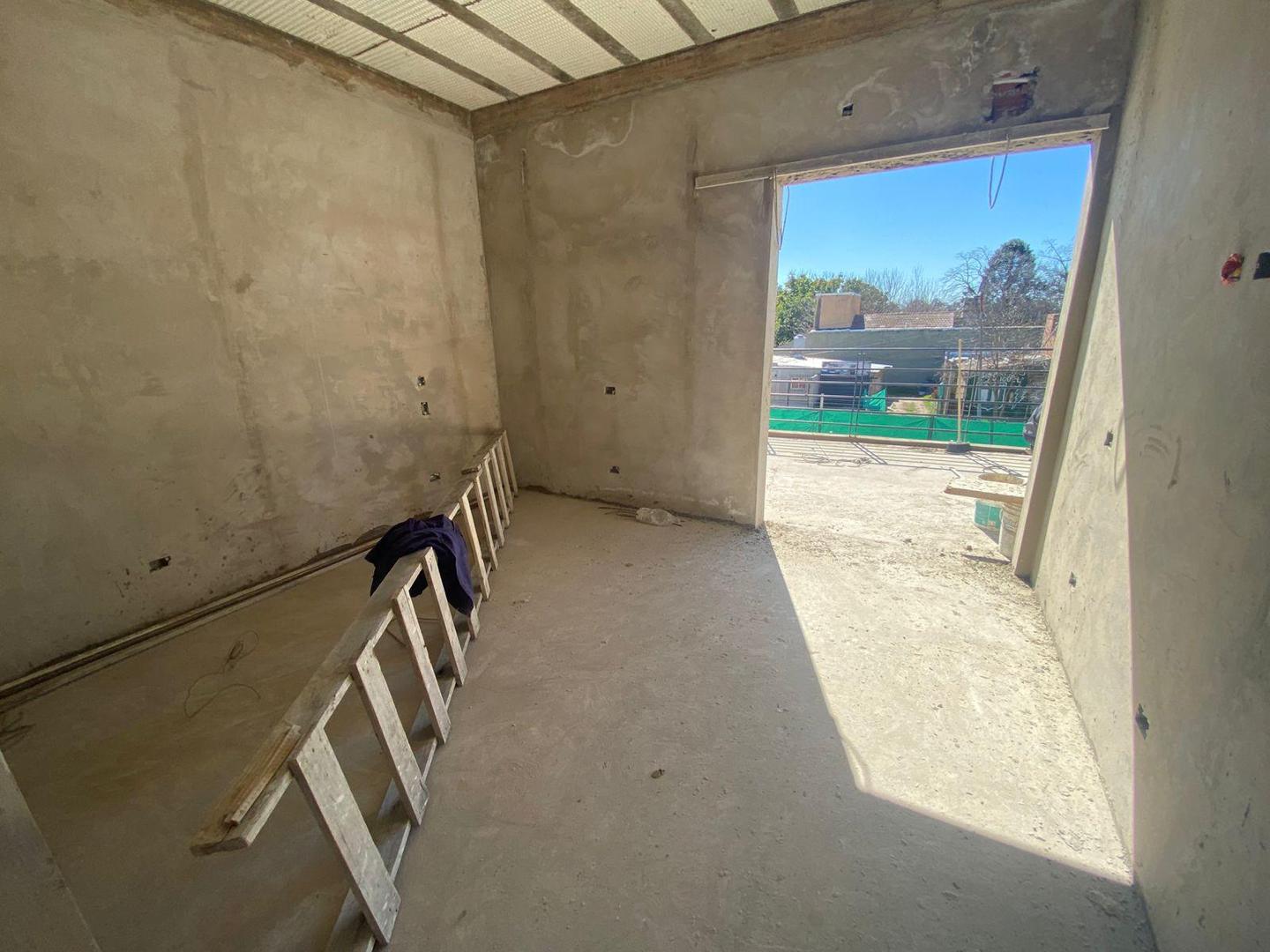 CASA A LA VENTA DE 5 AMBIENTES EN ALTOS DE SAN JOSE