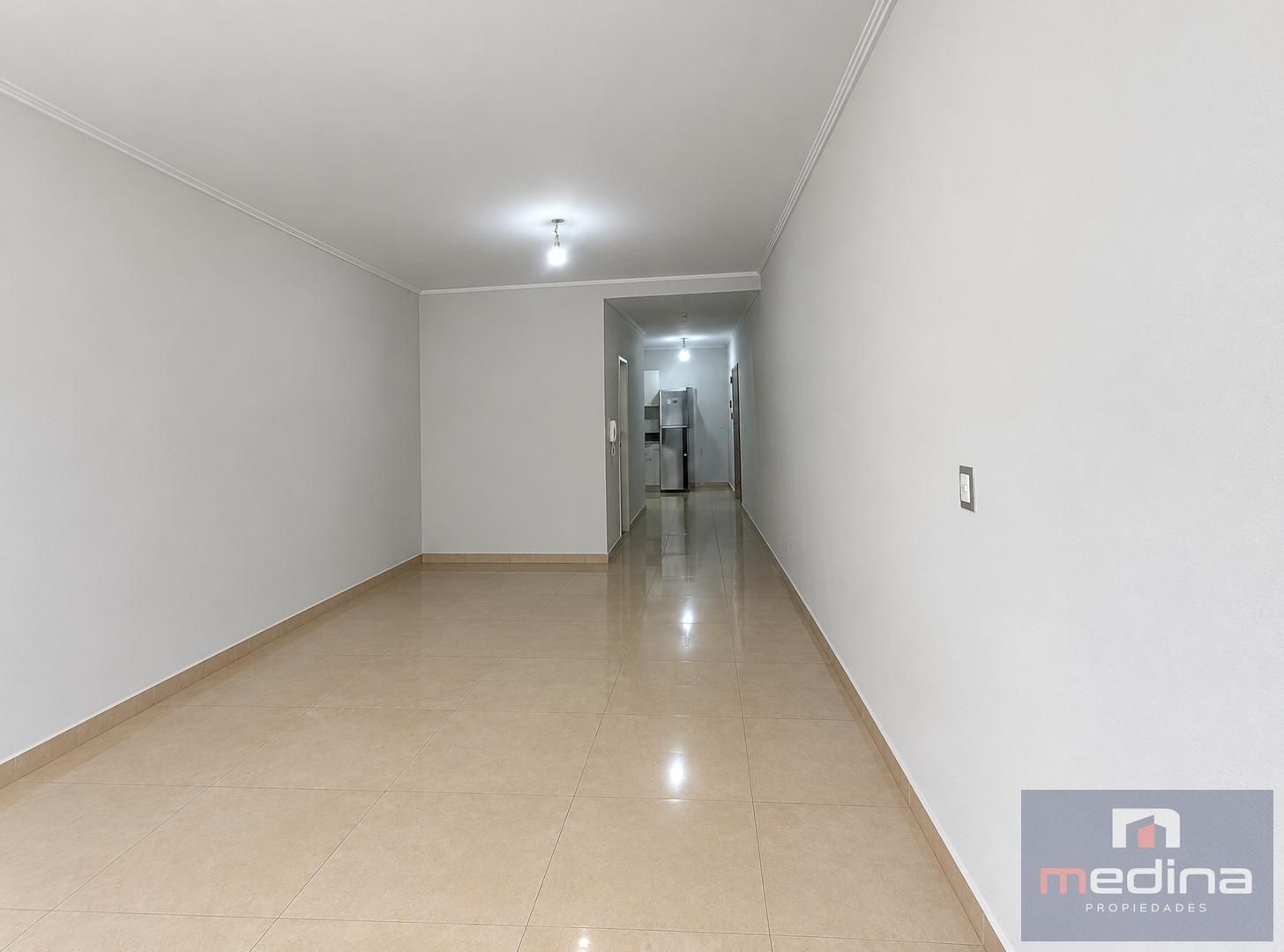Departamento en Alquiler en Villa Ballester, $ 550.000