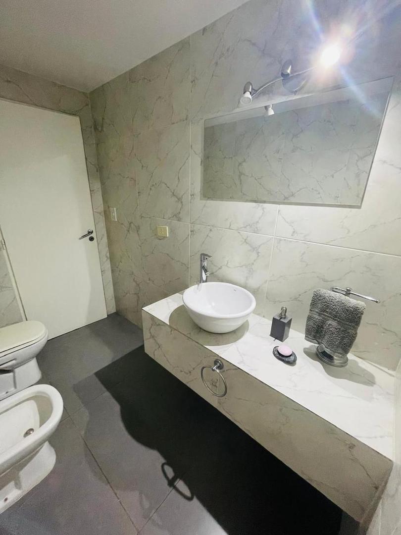 Casa 6 ambientes con 3 baños