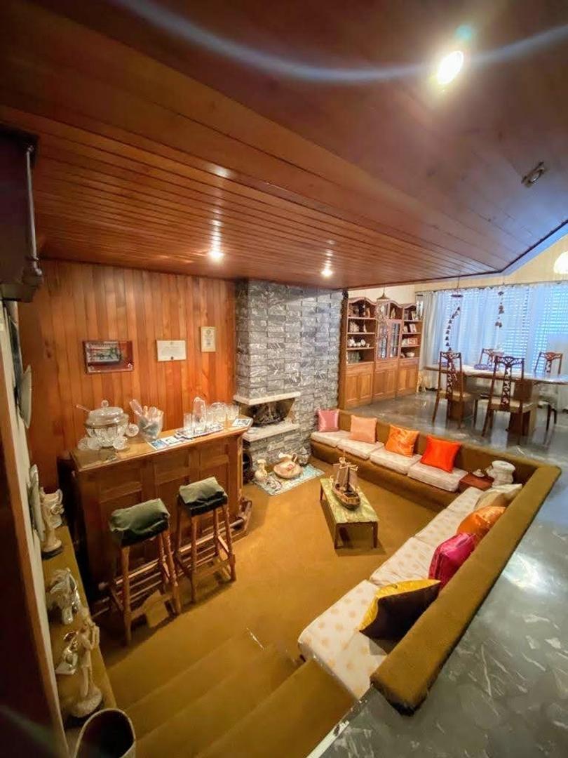 Casa 4 ambientes con 3 baños