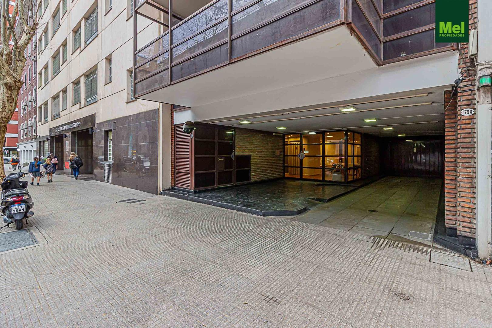 Semipiso 4 Ambientes con Dependencia y Cochera