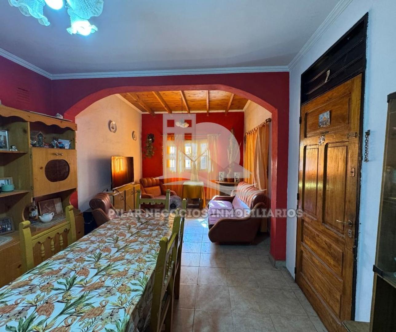 VENDO CASA CERCANA BARRIO SUPE - GODOY CRUZ