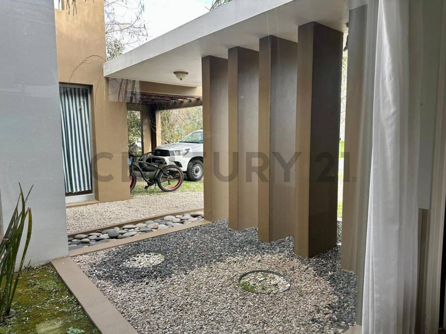 Excelentge Casa en Venta Barrio Talar del Lago I con gran lote y 4 dormitorios