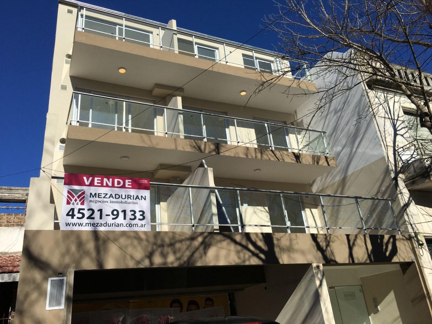 Monoambiente ideal con amplio balcón y cocina integrada