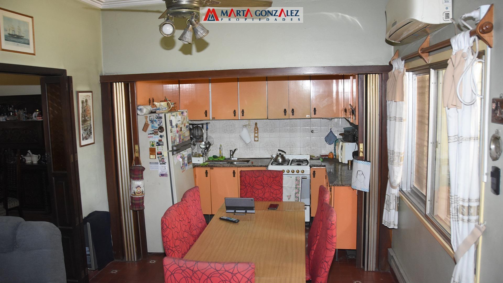 Casa en Venta con 6 cocheras