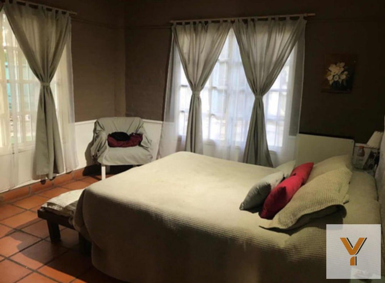 Casa en venta - 3 Dormitorios 1 Baño - 200mts2 - Abasto