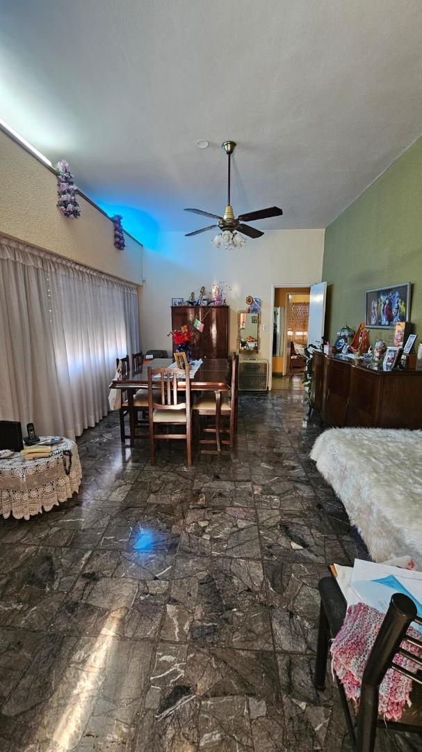 CASA DE 3 AMBIENTES CON COCHERAS VILLA BALLESTER