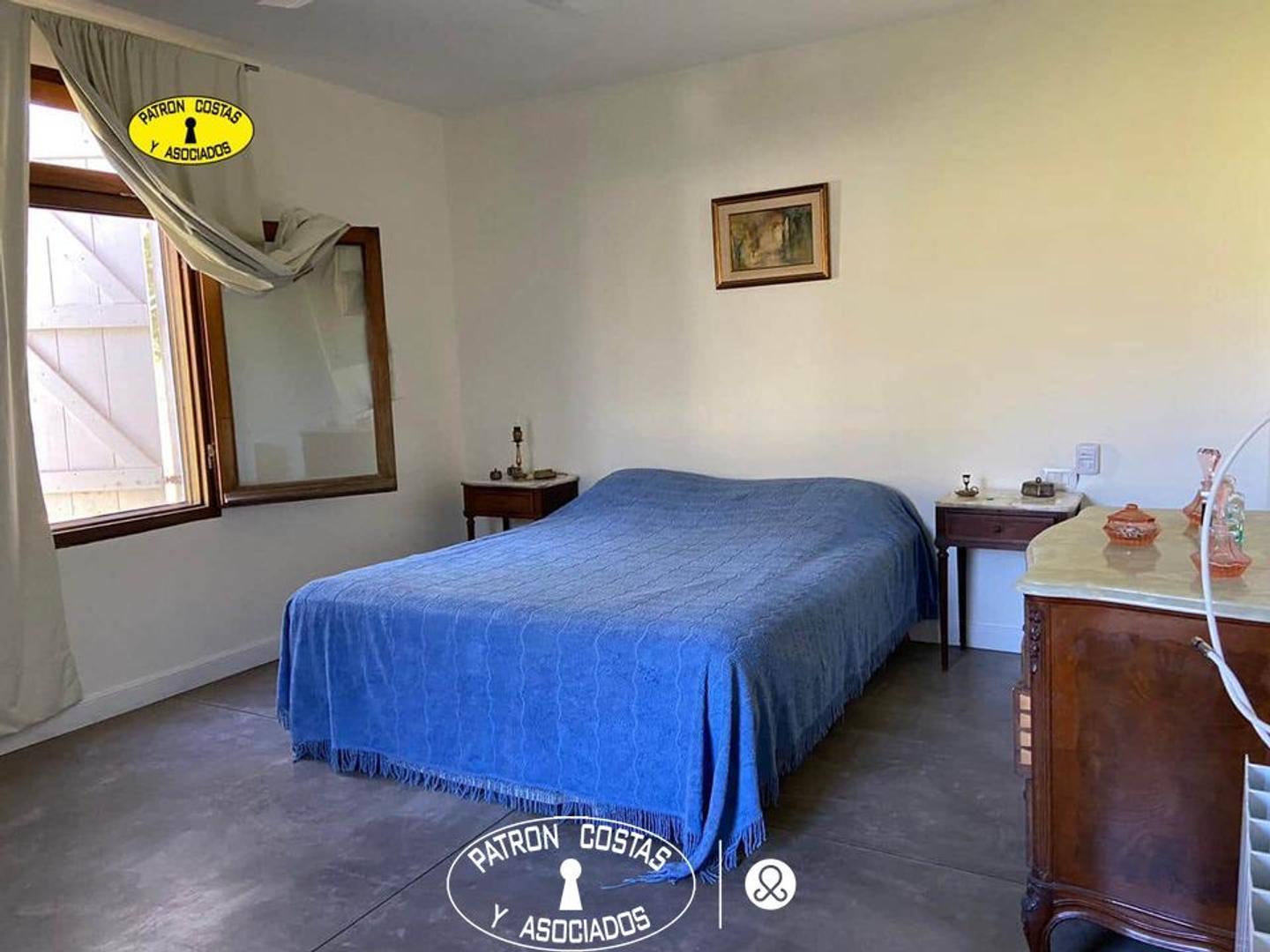 Casa en Alquiler con 5 cocheras