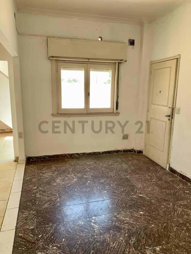 Oficina 3 ambientes con 1 baño