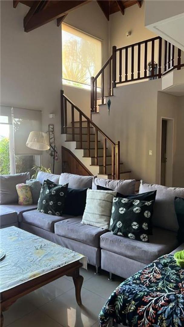 Casa 4 ambientes con 3 baños