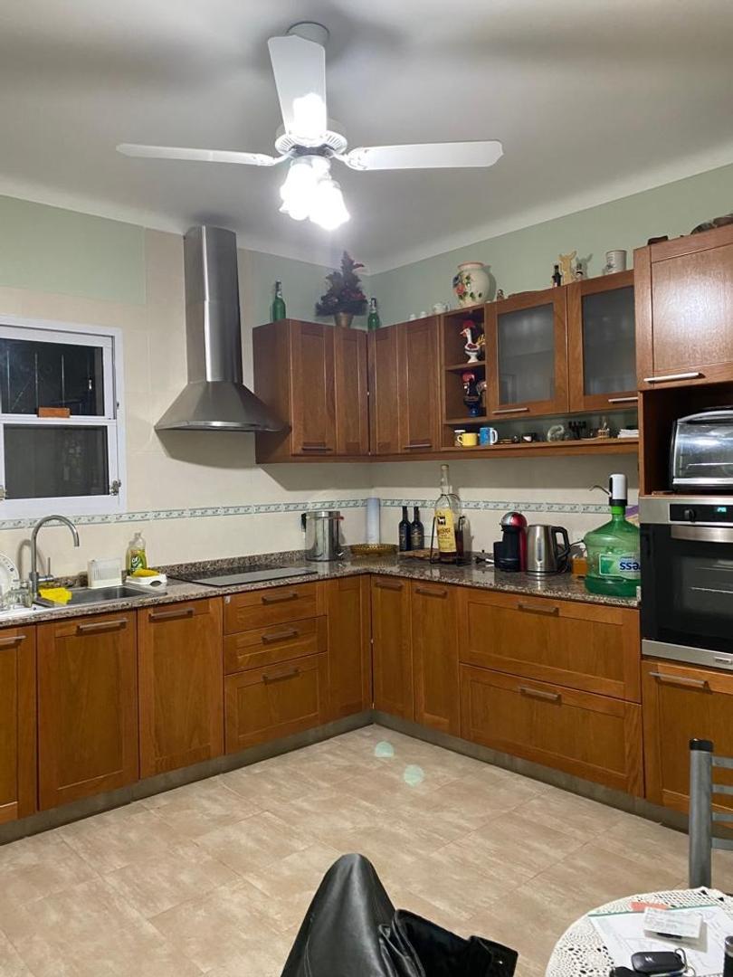 CASA 3 AMBIENTES CON JARDIN