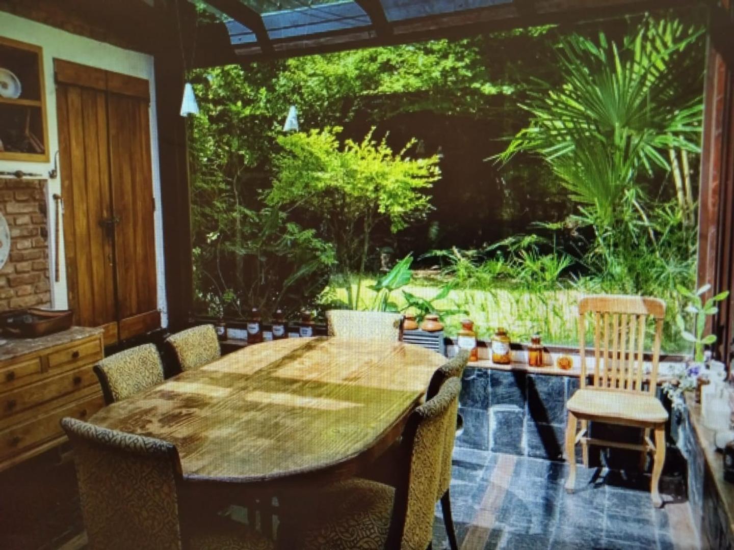 Casa en Venta en Vicente Lopez Vias / Maipu, USD 590.000